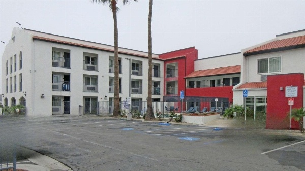 Quality Inn San Diego South - Chula Vista image 2