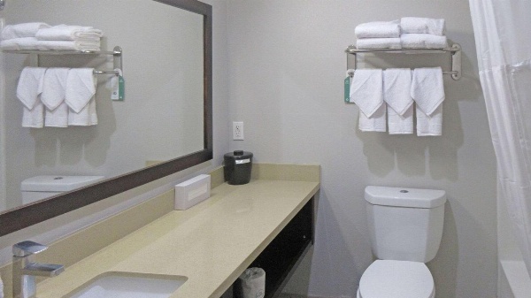 Quality Inn San Diego South - Chula Vista image 3